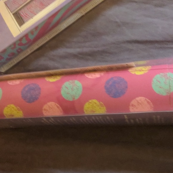 Claire's NWT Locker Wallpaper Peel and Stick Wallpaper 8.5" x 40" - Picture 11 of 12